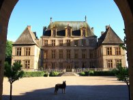 Le château depuis la cour d’entrée